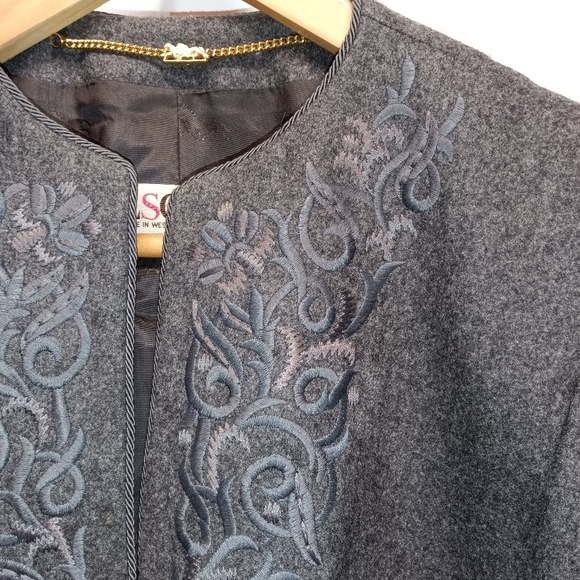 Escada Gray Wool Flannel Jacket w/ Embroidery Detail Open Front Size 8 / 38 - Picture 1 of 15